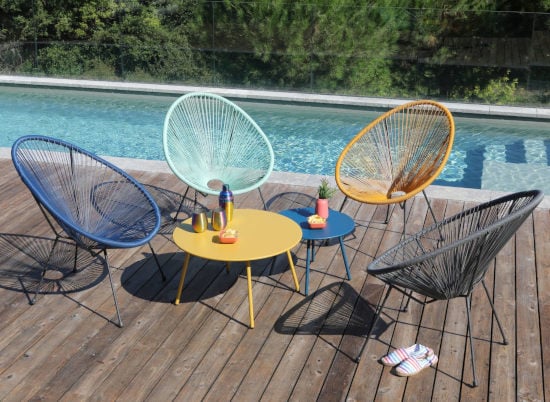 Alizé – Faites danser les couleurs du Brésil sur votre terrasse avec les tables et fauteuils Rio de chez Alizé !